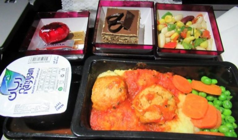 Qatar Airways meals