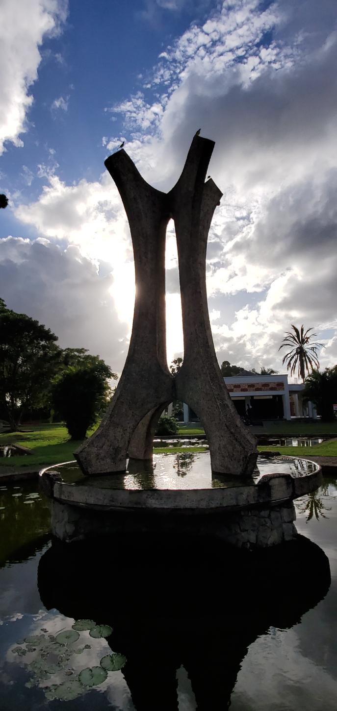 The Seven Ponds Monument (Botanical Gardens).