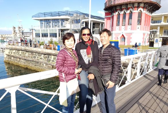making new friends from South Korea in Cape Town South Africa. 20 things everyone should know about travel
